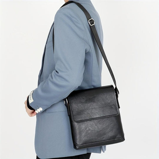 Bolso bandolera vertical de cuero Arvid