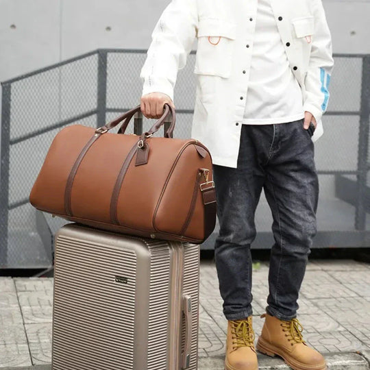 Mikael Lyx_Suitcase home