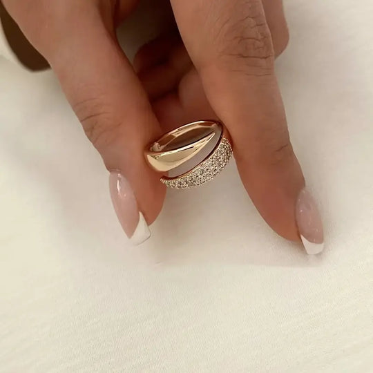 Annalise - Elegante anillo con banda dividida