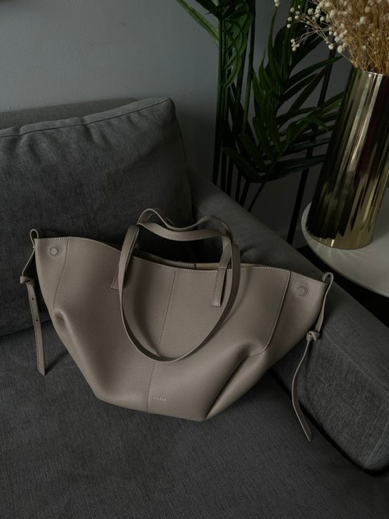 Teresa – Bolso tote con asas curvas